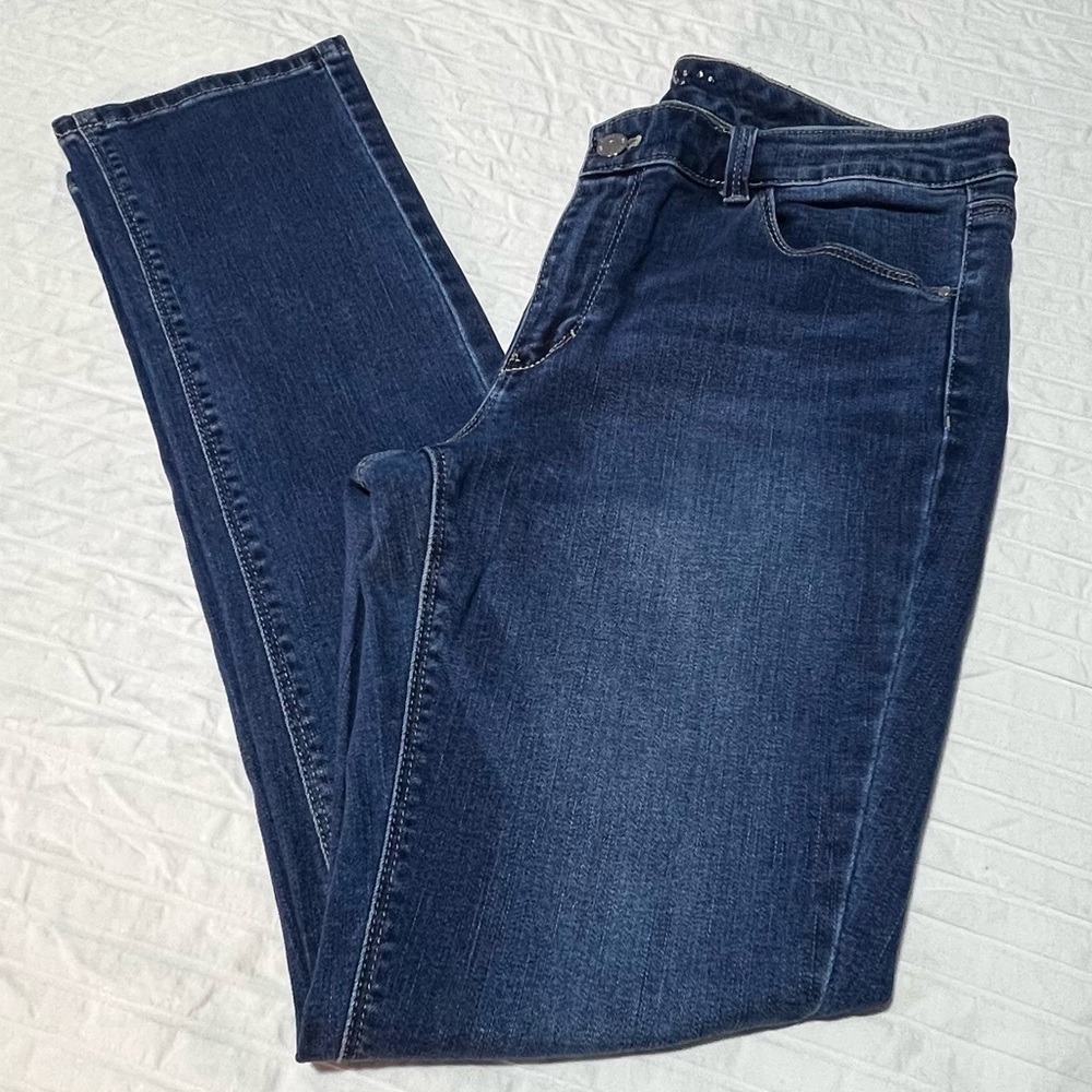 White House Black Market skinny leg Jeans - Picture 2 of 8